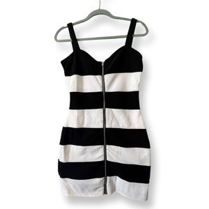 Black and White Wide Stripe Zíper Fitted Mini Dress - Size M